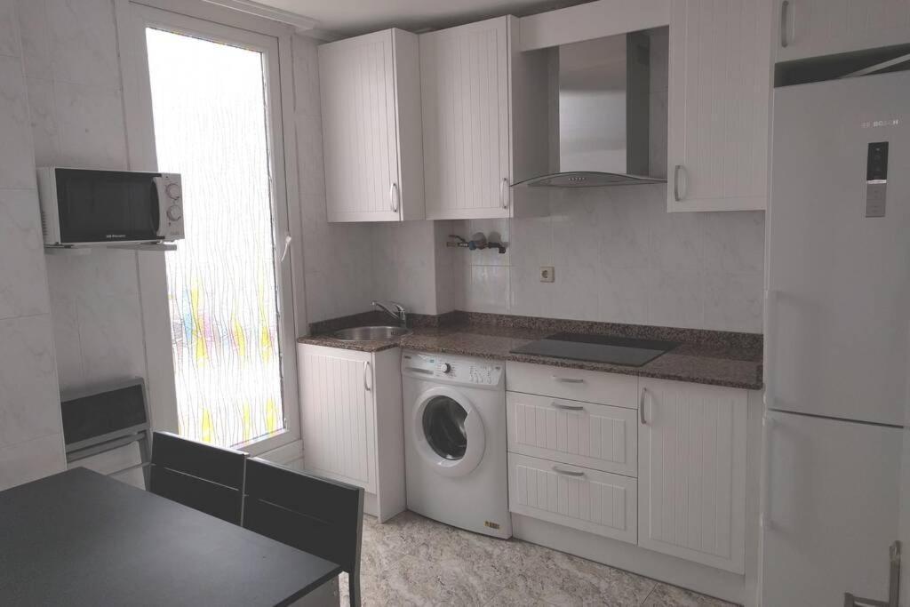 Agradable, Luminoso, Wifi, Junto Al Ayuntamiento Apartment *