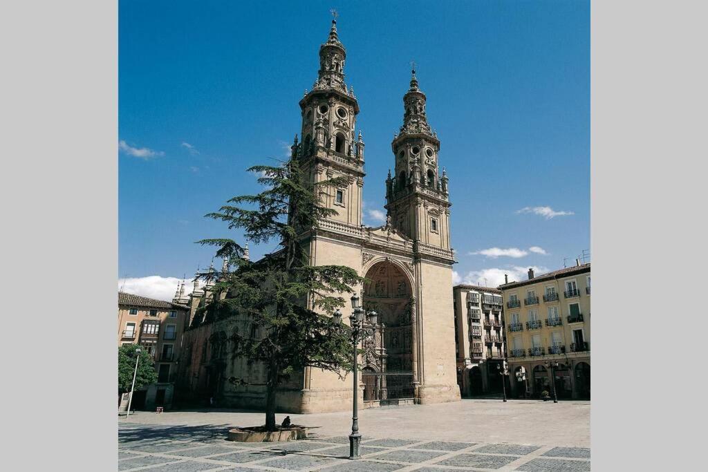 Apartment Agradable, Luminoso, Wifi, Junto Al Ayuntamiento
